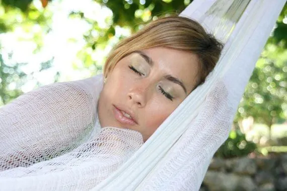 Mexkanische Crochet Hängematte als Bettersatz