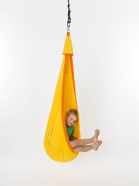 Hängesessel aus Baumwolle für Kinder mit Licht und Buchfach in gelb Hängesessel aus Baumwolle für Kinder mit Licht und Buchfach in gelb